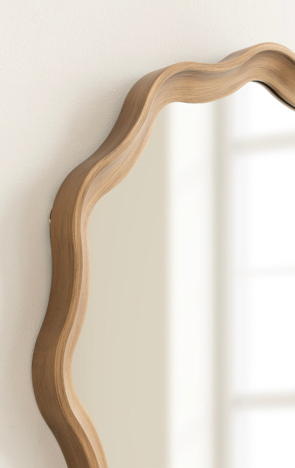 Hatherleigh Round Scallop Mirror